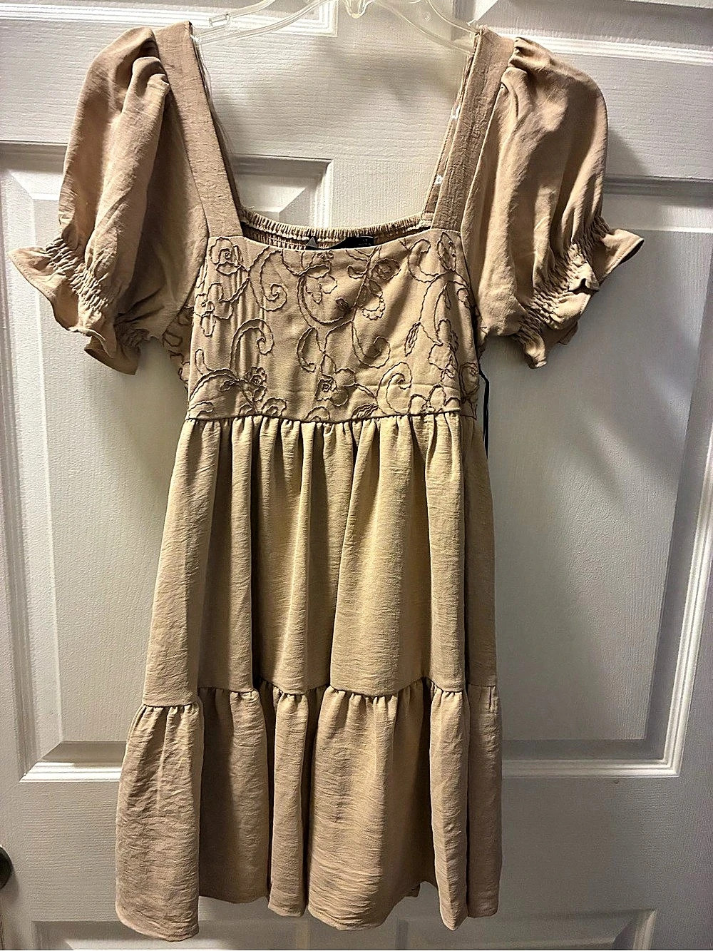 Mary & Mo Tiered Midi Dress in Tan Size XS NWT